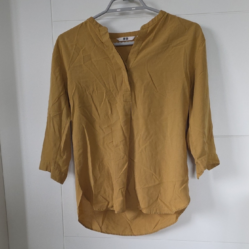 Uniqlo Women's Golden Blouse